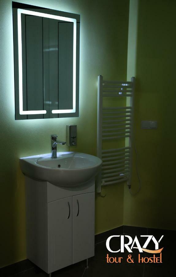 Crazy Hostel Yerevan Exterior photo