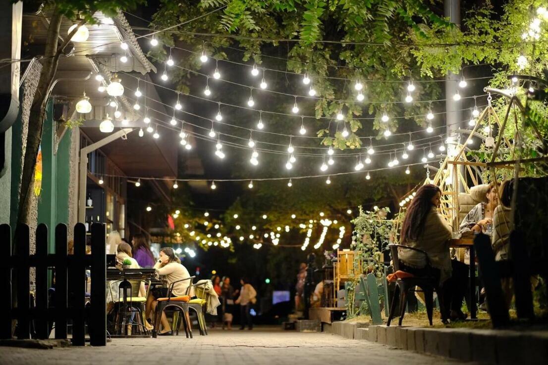 Crazy Hostel Yerevan Exterior photo